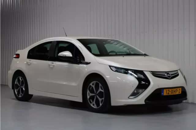 Opel Ampera (2012) thumbnail 4