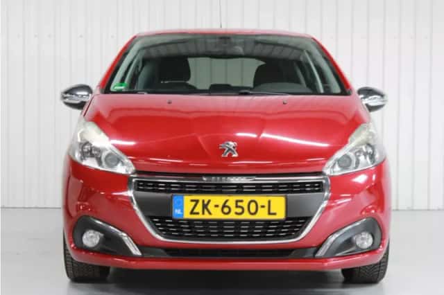 Peugeot 208 (2015) thumbnail 2