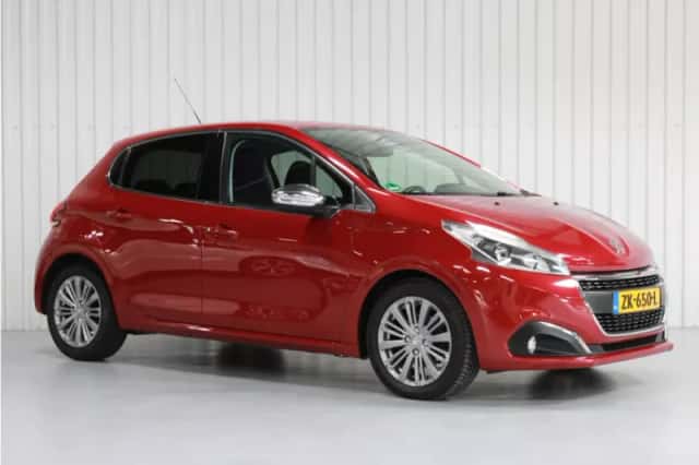 Peugeot 208 (2015) thumbnail 3