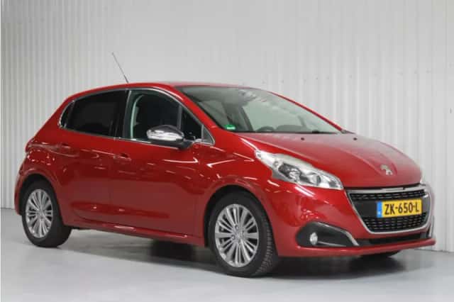 Peugeot 208 (2015) thumbnail 4