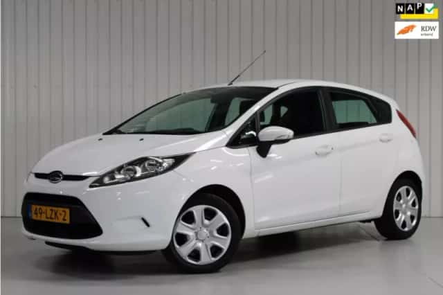 Ford Fiesta (2010) thumbnail 1