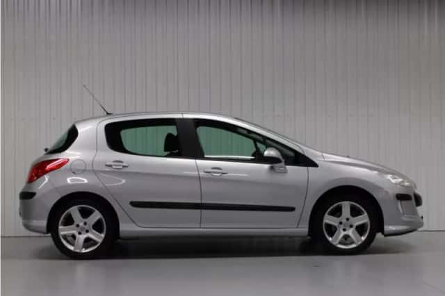 Peugeot 308 (2008) thumbnail 5