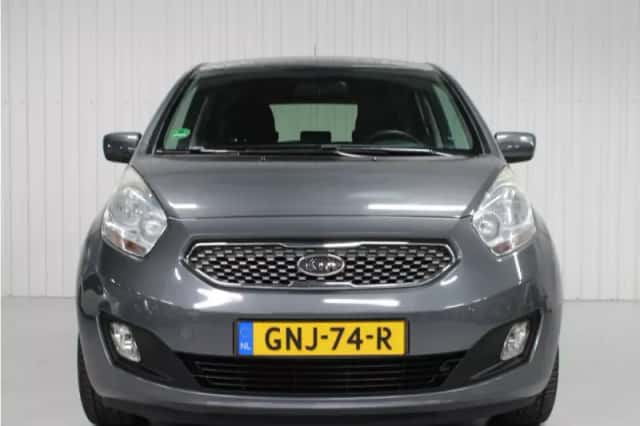 Kia Venga (2011) thumbnail 2
