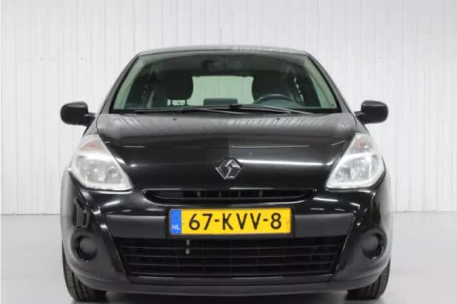 Renault Clio (2010) thumbnail 2