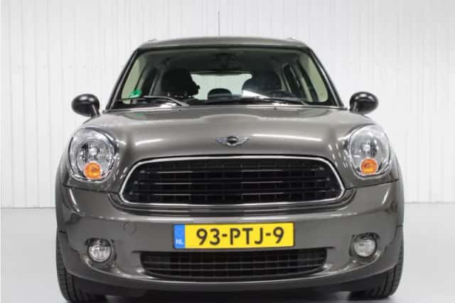 MINI Countryman (2011) thumbnail 2