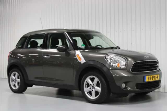 MINI Countryman (2011) thumbnail 4