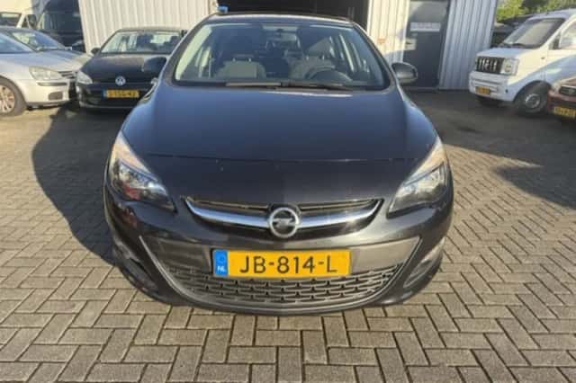 Opel Astra (2016) thumbnail 1