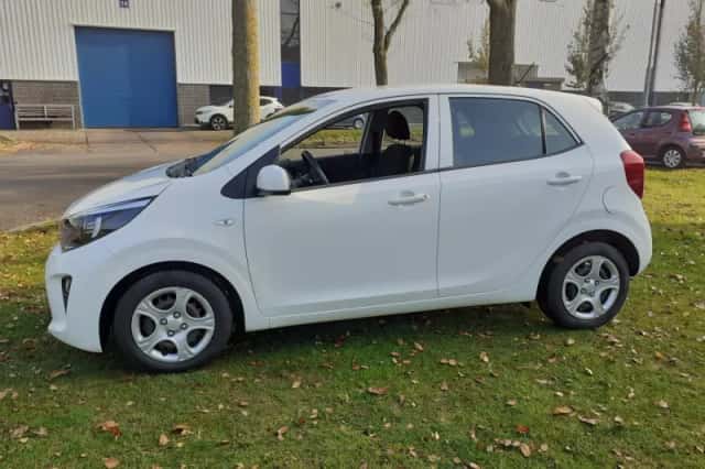 Kia Picanto (2019) thumbnail 2