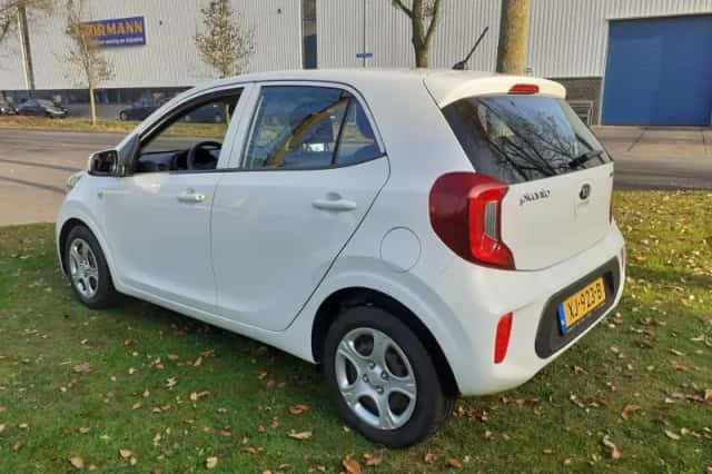 Kia Picanto (2019) thumbnail 4