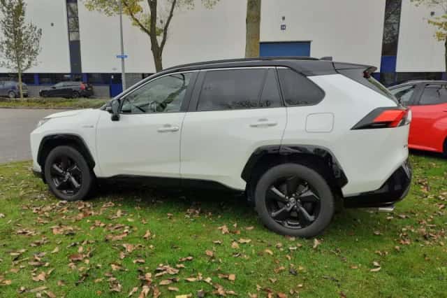Toyota RAV4 (2020) thumbnail 4