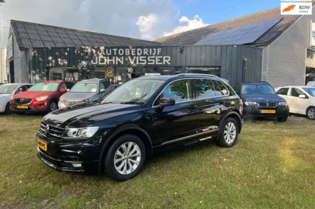 Volkswagen Tiguan (2018) thumbnail 1