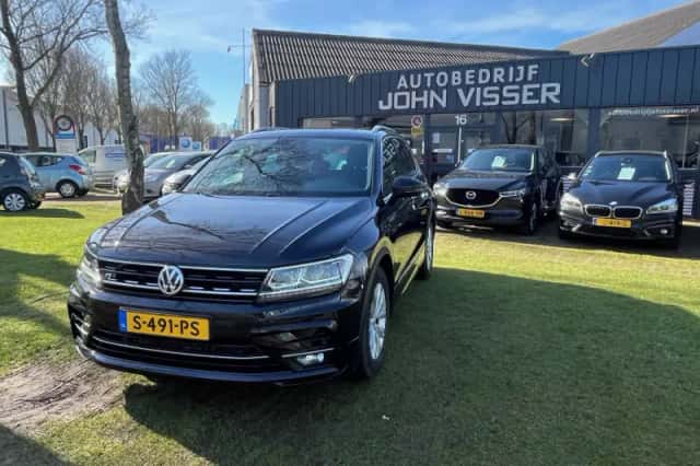 Volkswagen Tiguan (2018) thumbnail 2