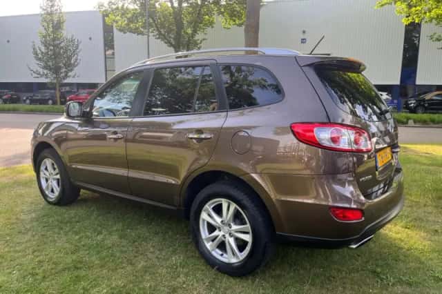 Hyundai Santa Fe (2011) thumbnail 6