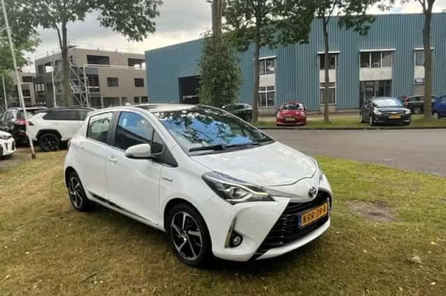 Toyota Yaris (2019) thumbnail 2