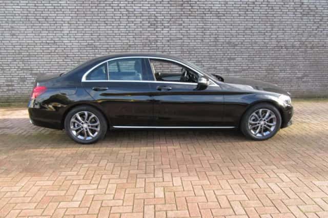 Mercedes-Benz C-Klasse (2018) thumbnail 2