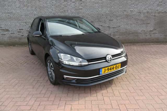 Volkswagen Golf (2018) thumbnail 1