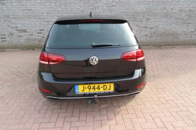 Volkswagen Golf (2018) thumbnail 3