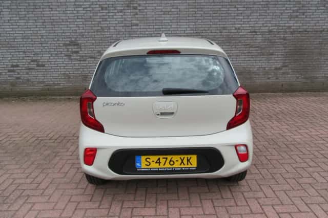 Kia Picanto (2023) thumbnail 3