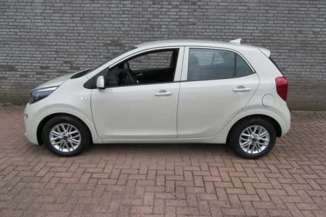 Kia Picanto (2023) thumbnail 4