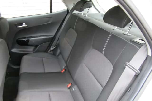 Kia Picanto (2023) thumbnail 6
