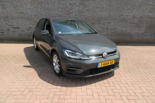 Volkswagen Golf (2019) thumbnail 1