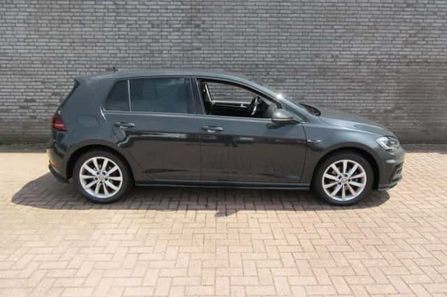Volkswagen Golf (2019) thumbnail 2