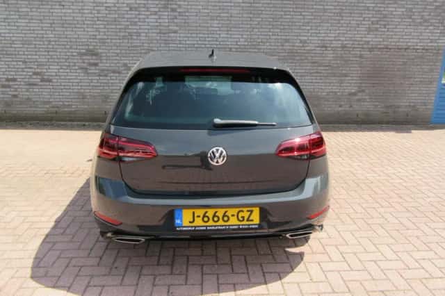 Volkswagen Golf (2019) thumbnail 3