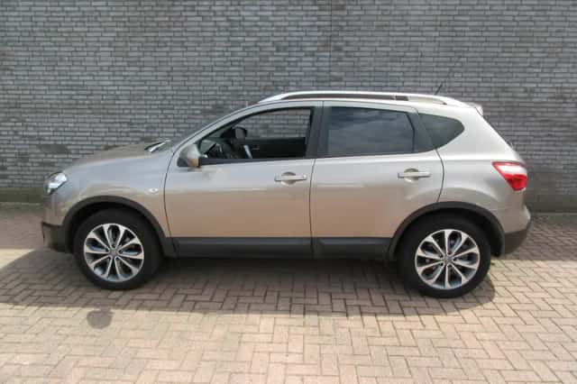 Nissan Qashqai (2010) thumbnail 4