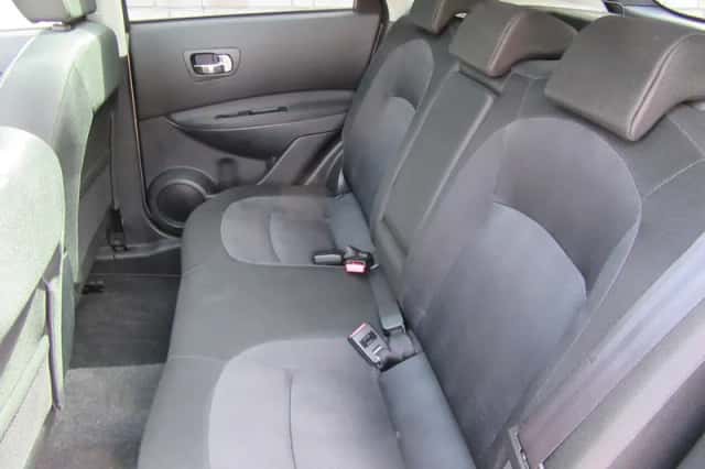 Nissan Qashqai (2010) thumbnail 6