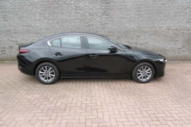 Mazda 3 (2019) thumbnail 2