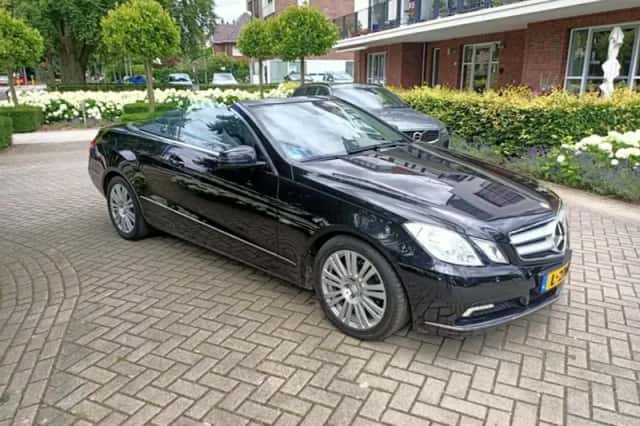 Mercedes-Benz E-Klasse (2010) thumbnail 1