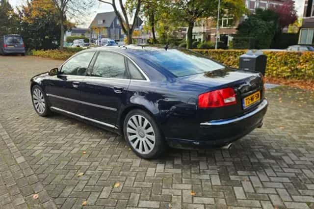 Audi A8 (2003) thumbnail 3
