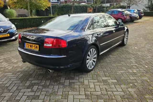 Audi A8 (2003) thumbnail 5