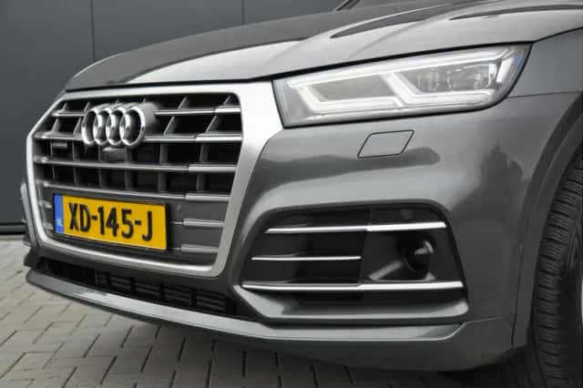 Audi Q5 (2018) thumbnail 2