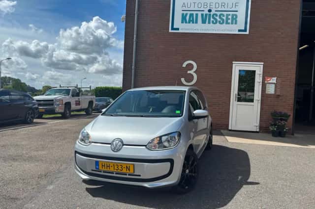 Volkswagen Up! (2015) thumbnail 1