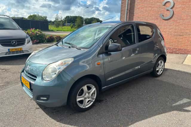 Suzuki Alto (2012) thumbnail 2