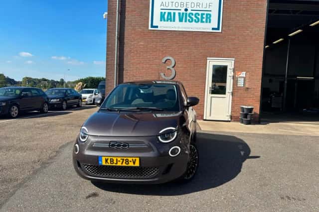 Fiat 500 (2021) thumbnail 1