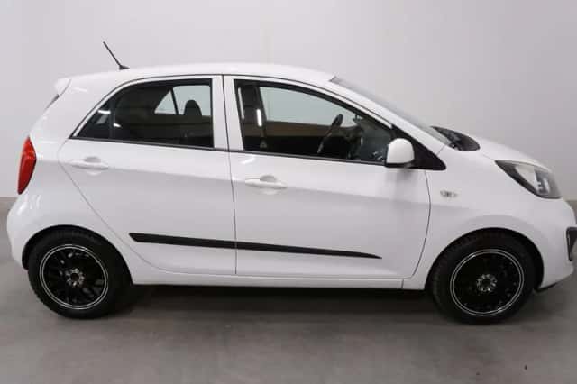 Kia Picanto (2013) thumbnail 5