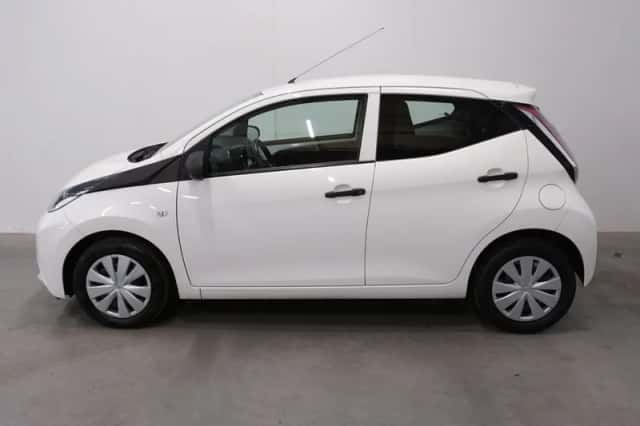 Toyota Aygo (2017) thumbnail 3