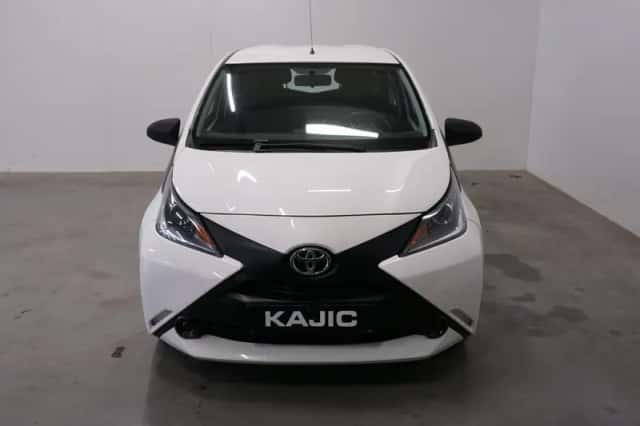 Toyota Aygo (2017) thumbnail 4
