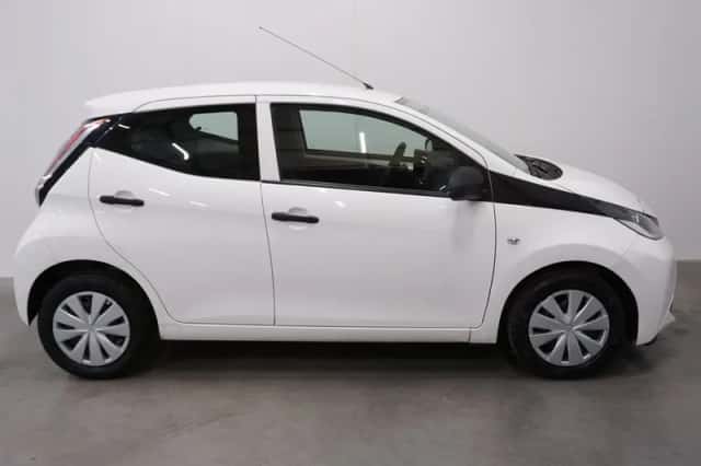 Toyota Aygo (2017) thumbnail 5