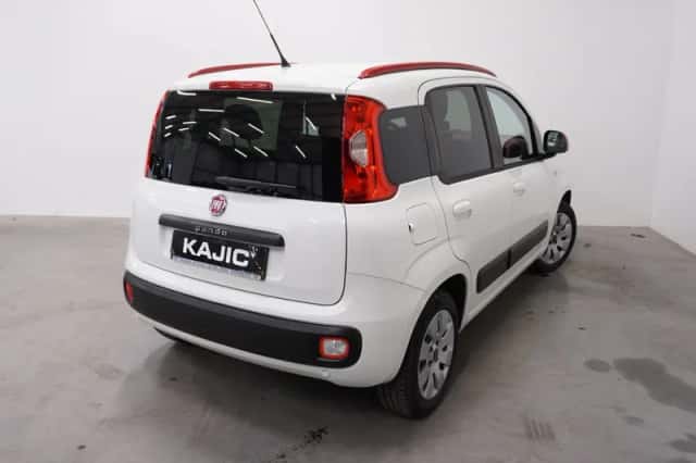 Fiat Panda (2015) thumbnail 2