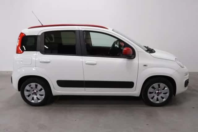Fiat Panda (2015) thumbnail 5