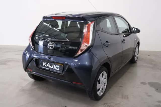 Toyota Aygo (2016) thumbnail 2