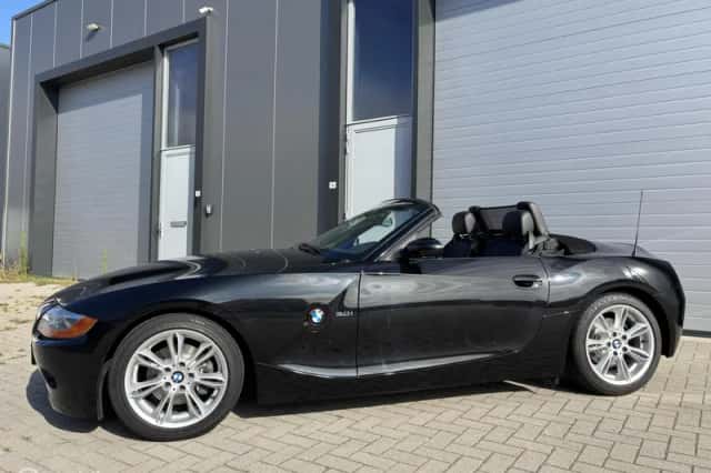 BMW Z4 (2003) thumbnail 2