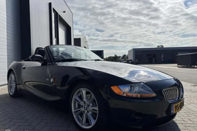 BMW Z4 (2003) thumbnail 3
