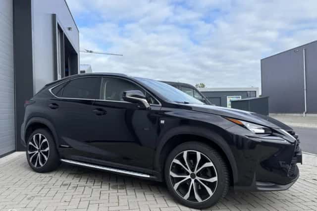 Lexus NX (2016) thumbnail 3