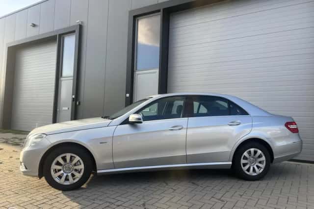Mercedes-Benz E-Klasse (2009) thumbnail 2