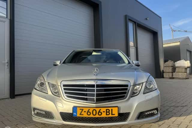 Mercedes-Benz E-Klasse (2009) thumbnail 3
