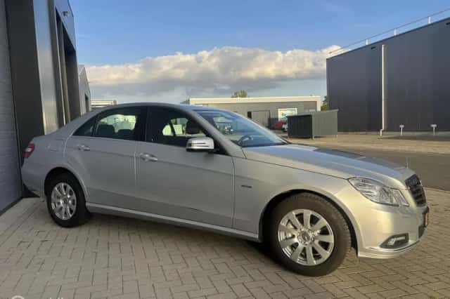 Mercedes-Benz E-Klasse (2009) thumbnail 4